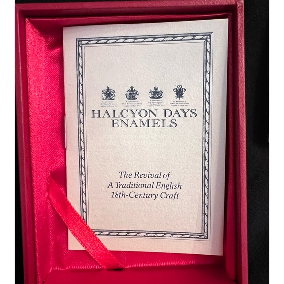 Santa & Children Halcyon Days 2004 Christmas Box. Excellent condition in box. - Picture 5 of 11